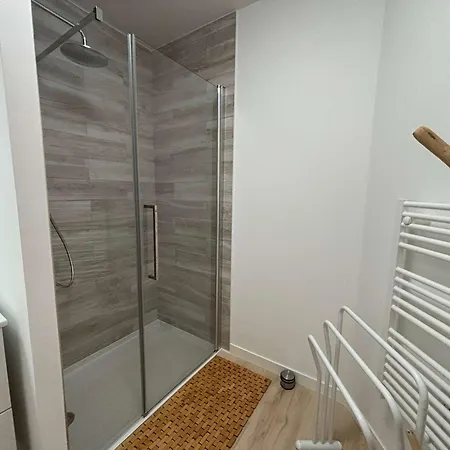 Calme, Jardin, 4 Pers, Proche Et Commerces, Parking, Normes Handicapes - Fr-1-494-167 * Royan