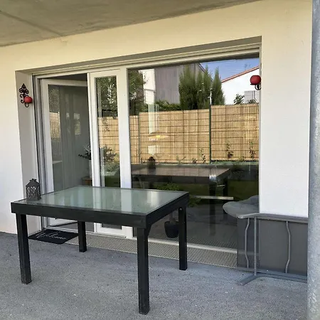 Calme, Jardin, 4 Pers, Proche Et Commerces, Parking, Normes Handicapés - Fr-1-494-167 *